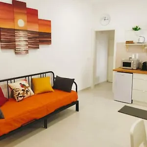 Apartament Midani, Katania